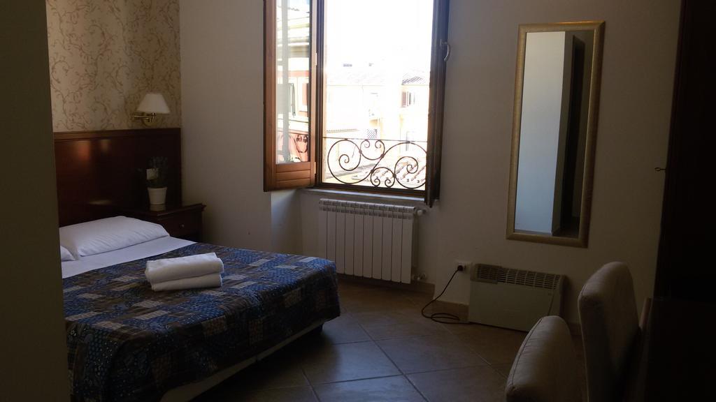 Mrs Julie Guesthouse Рим Номер фото