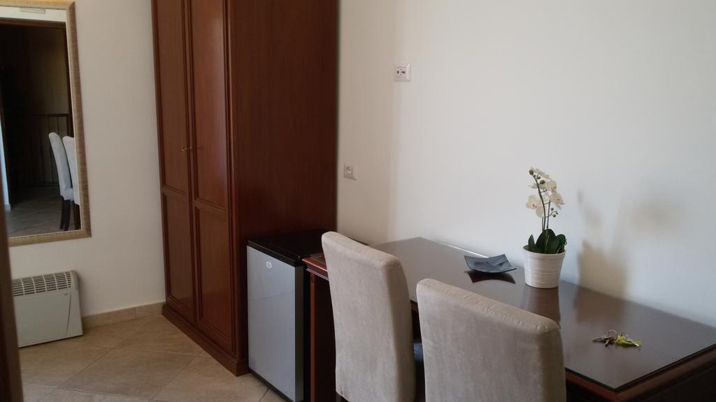 Mrs Julie Guesthouse Рим Номер фото