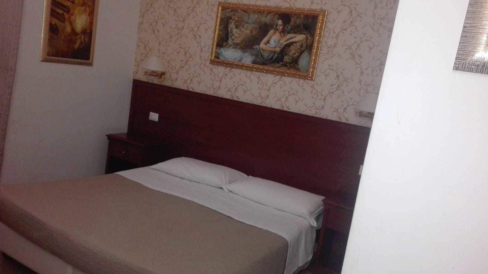 Mrs Julie Guesthouse Рим Экстерьер фото