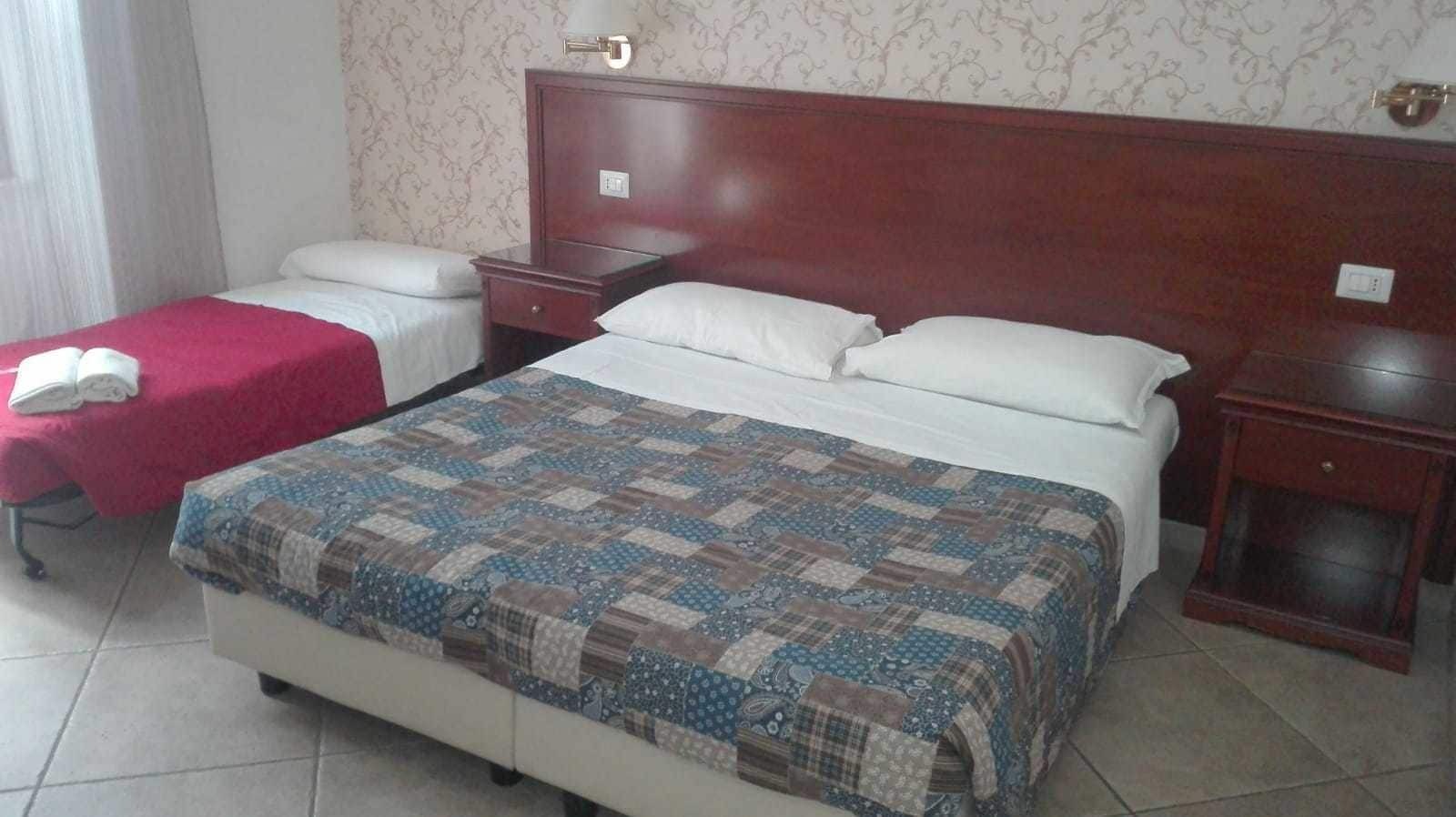 Mrs Julie Guesthouse Рим Экстерьер фото